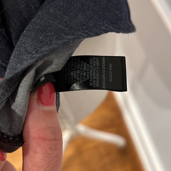 NWOT EXPRESS BUTTON UP CHAMBRAY RUFFLE TOP - SIZE SMALL - Picture 7 of 11